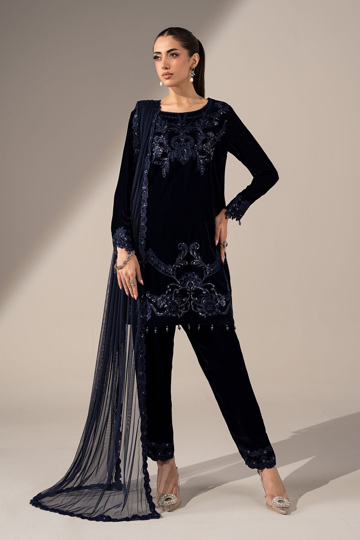 maria b 2026 winter Collection | 3 Piece Embroidered Velvet Suit - LebaasOnline