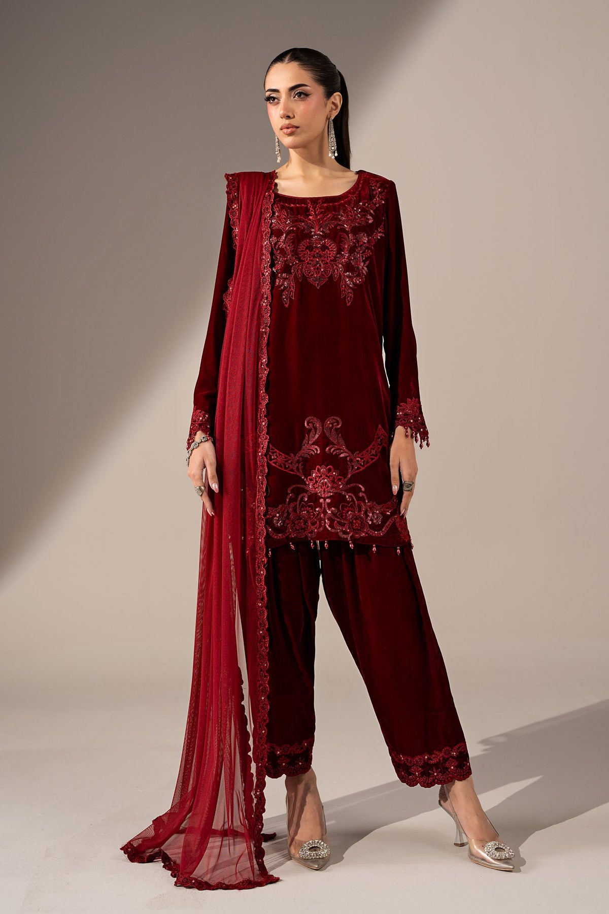 maria b 2026 winter Collection | 3 Piece Embroidered Velvet Suit - LebaasOnline