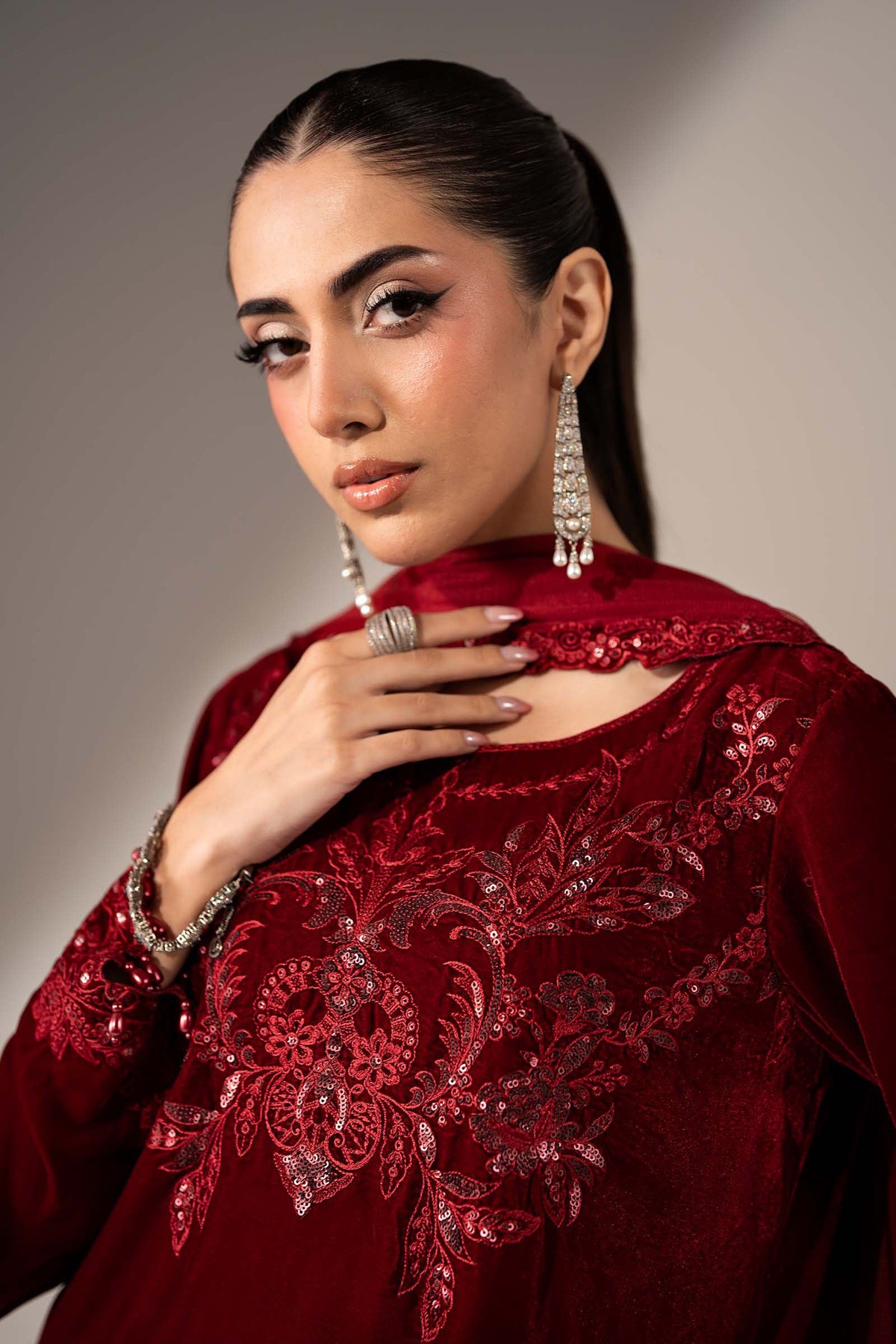 maria b 2026 winter Collection | 3 Piece Embroidered Velvet Suit - LebaasOnline