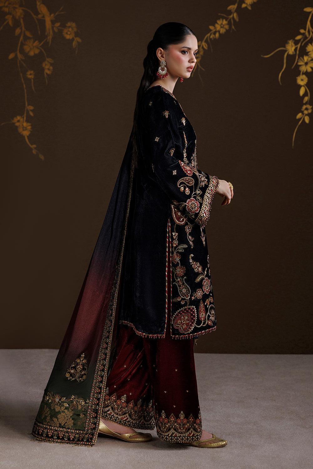Baroque Collection'26 | EMBROIDERED VELVET UF-4547