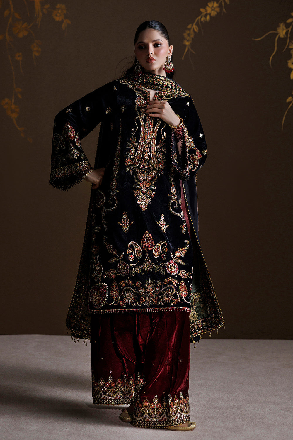 Baroque Collection'26 | EMBROIDERED VELVET UF-4547