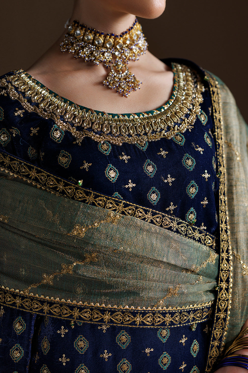 Baroque Collection'26 | EMBROIDERED VELVET UF-4551
