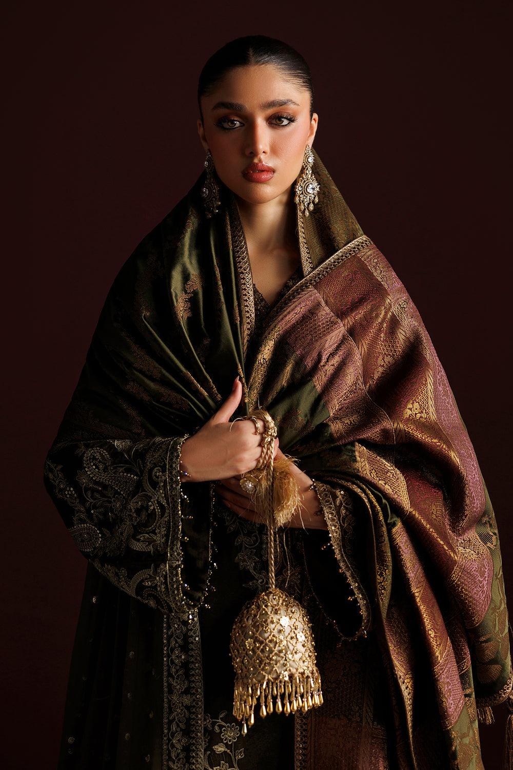 Baroque Collection'26 | EMBROIDERED VELVET UF-4553