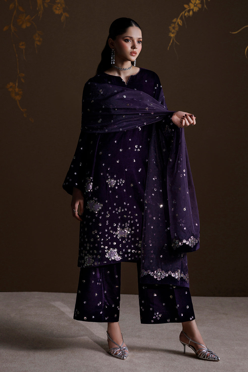 Baroque Collection'26 | EMBROIDERED VELVET UF-4549