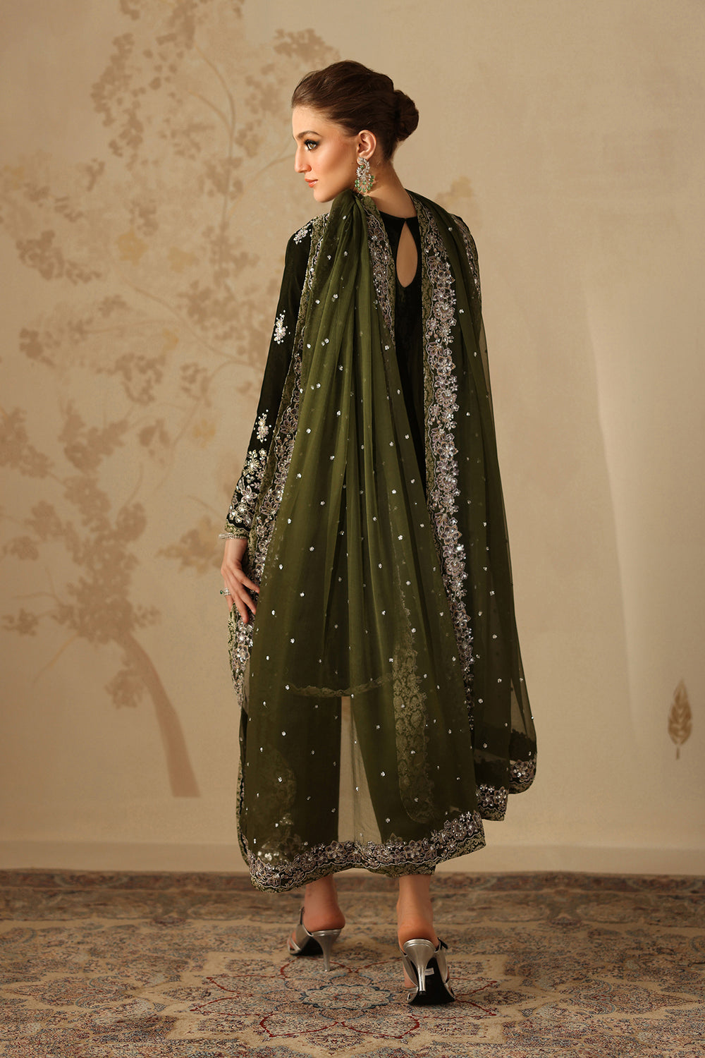 Baroque Collection'26 | EMBROIDERED VELVET UF-4311