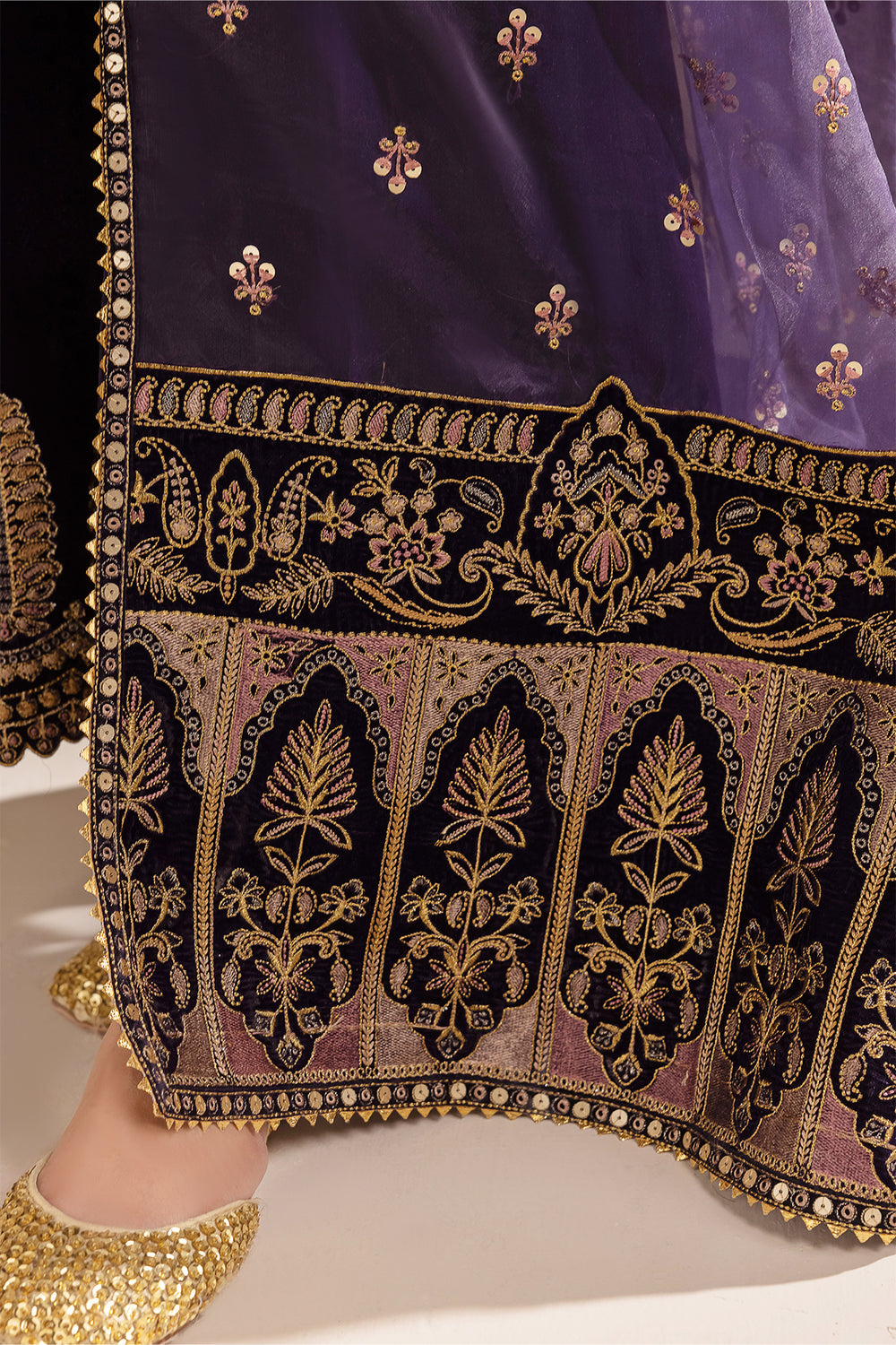Baroque Collection'26 | EMBROIDERED VELVET UF-420