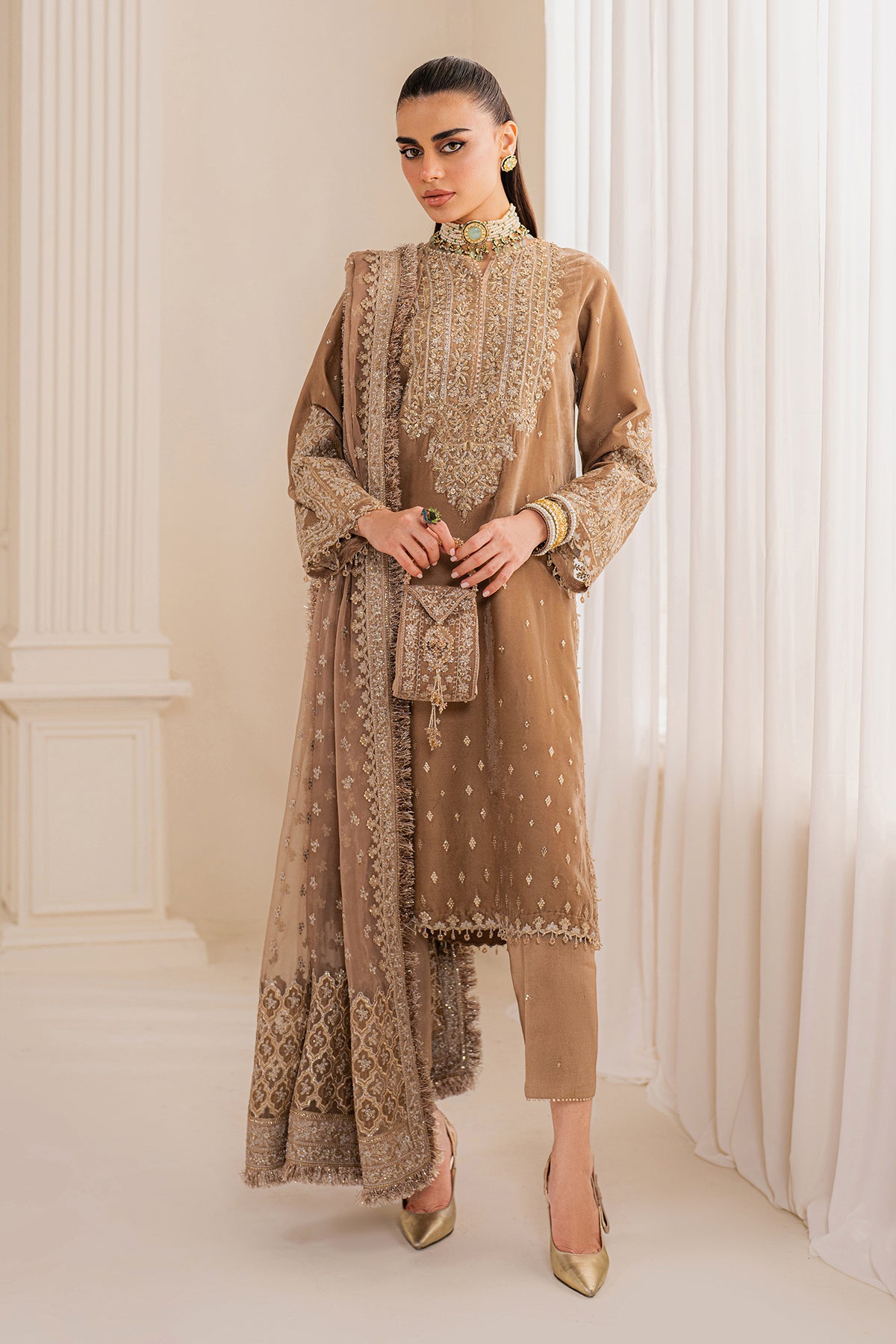 Baroque Collection'26 | EMBROIDERED VELVET UF-754