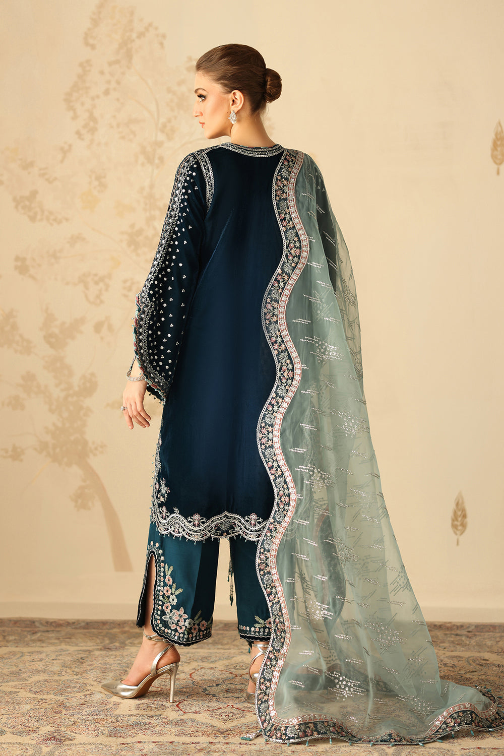 Baroque Collection'26 | EMBROIDERED VELVET UF-4310
