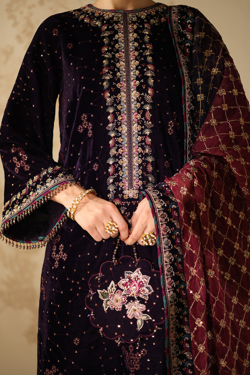 Baroque Collection'26 | EMBROIDERED VELVET UF-4319