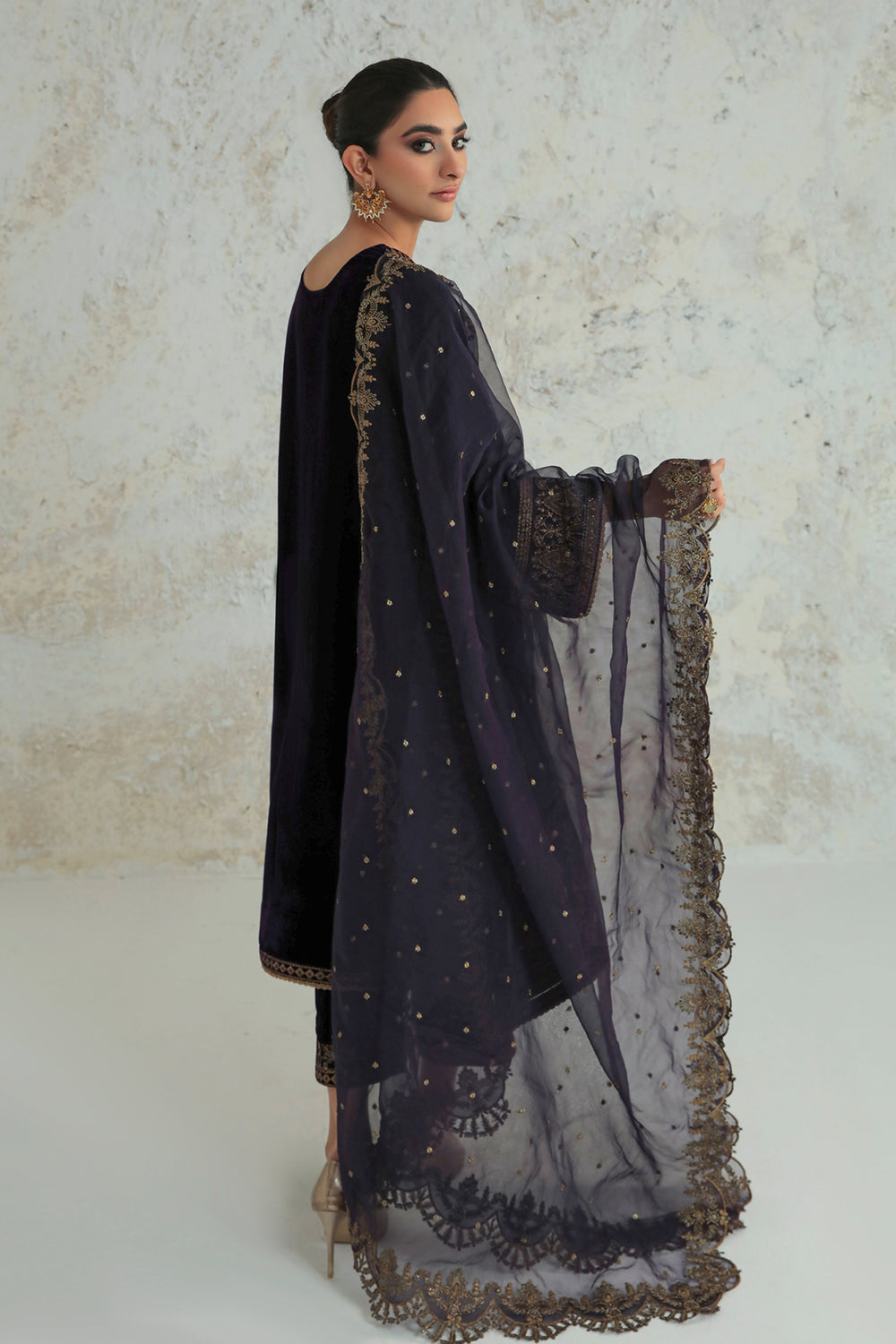 Baroque Collection'26 | EMBROIDERED VELVET UF-239