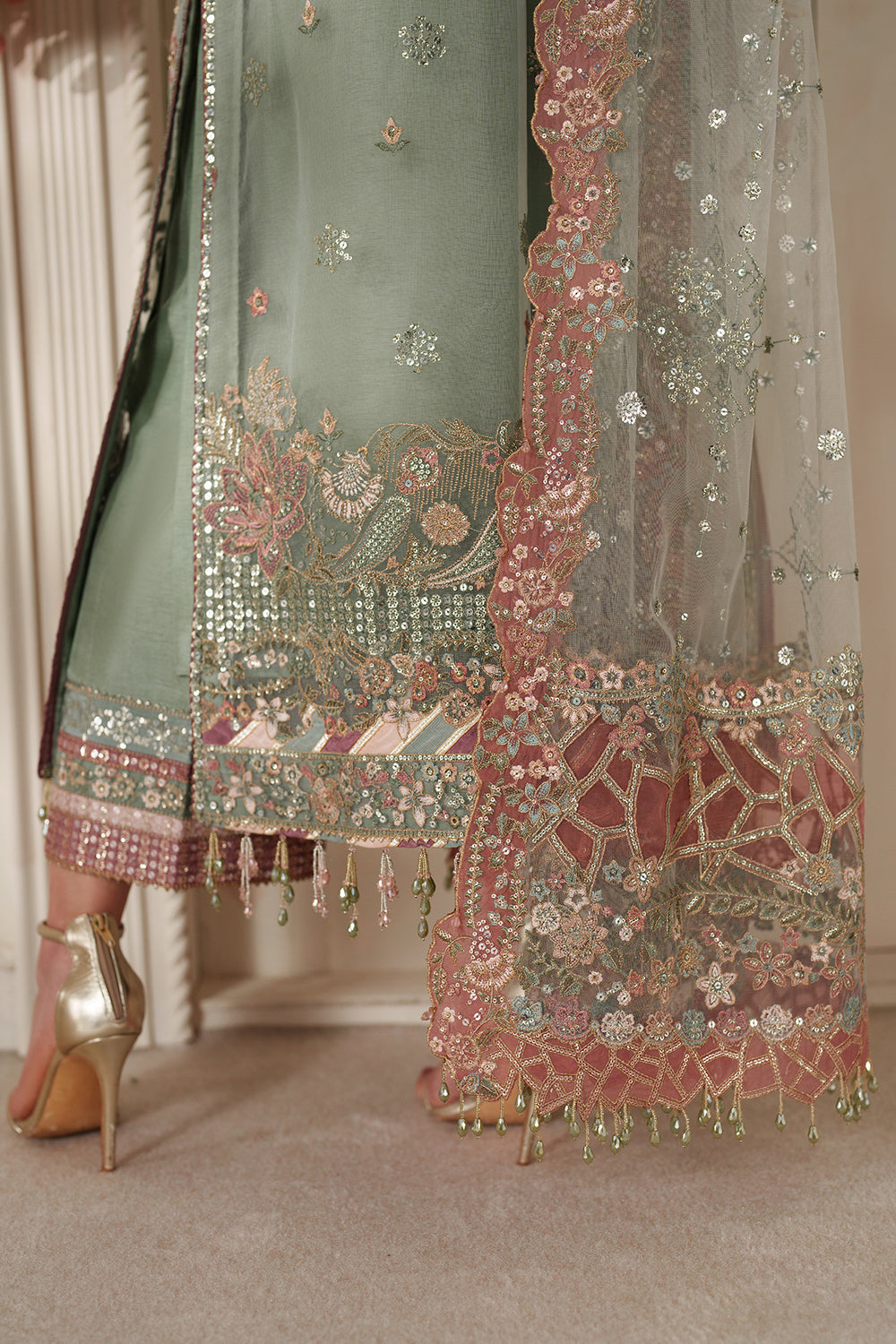 Buy Baroque Chantelle 2025 Chiffon from Lebaasonline Pakistani Clothes Stockist in UK @ best price- SALE ! Shop Baroque Chantelle ‘25, Baroque PK Summer Suits, Pakistani Clothes Online UK for Wedding, Party & Bridal Wear. Indian & Pakistani Summer Dresses by BAROQUE in the UK & USA at LebaasOnline.