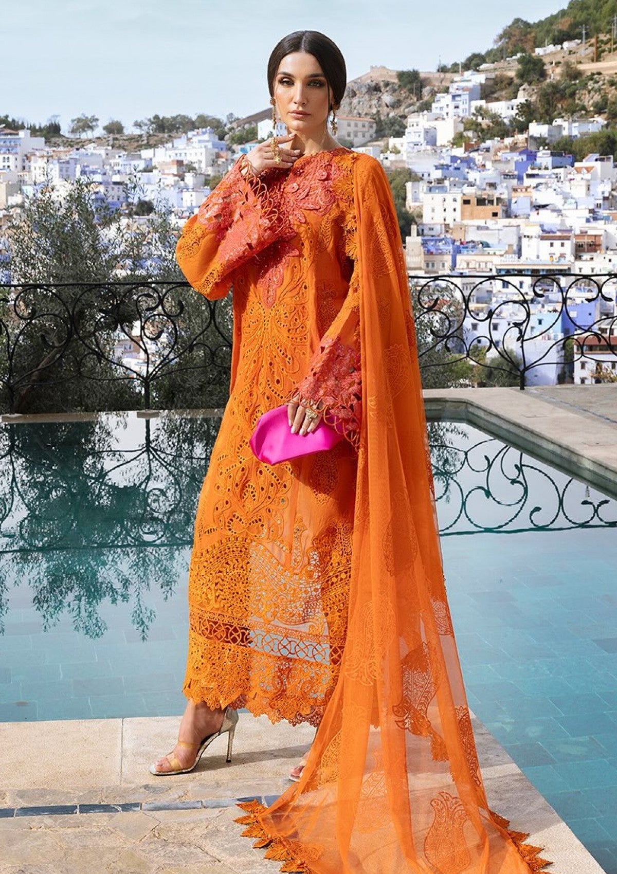 Shop the latest Luxury Lawn collection of Maria B Lawn 2025 Clothes Unstitched/ready 3 Piece Suits for Winter 2025 and also for Spring/Summer. Available for customisation at LebaasOnline. Maria B's latest lawn, digital print attire and MBROIDERED Pakistani Suits for Women in the UK, USA