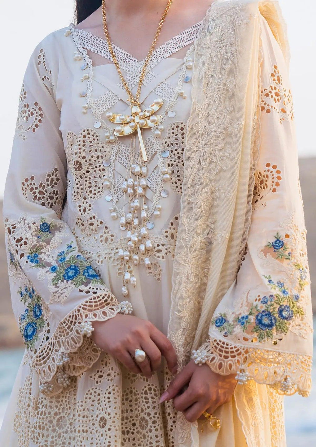 ELAF | HAI KUCH" FESTIVE LAWN 2024 | EHK-03B Ayra - LebaasOnline