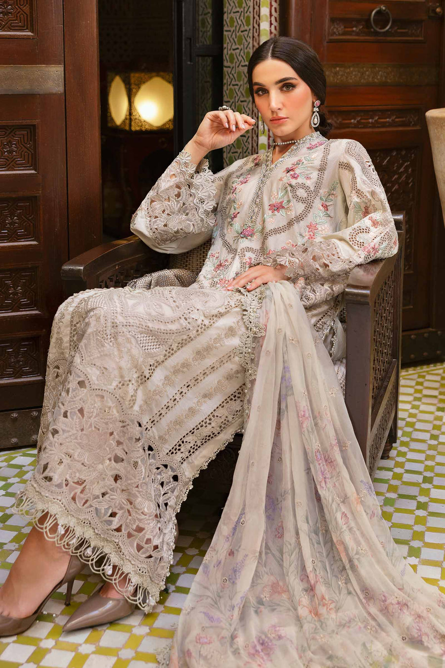 Shop the latest Luxury Lawn collection of Maria B Lawn 2025 Clothes Unstitched/ready 3 Piece Suits for Winter 2025 and also for Spring/Summer. Available for customisation at LebaasOnline. Maria B's latest lawn, digital print attire and MBROIDERED Pakistani Suits for Women in the UK, USA