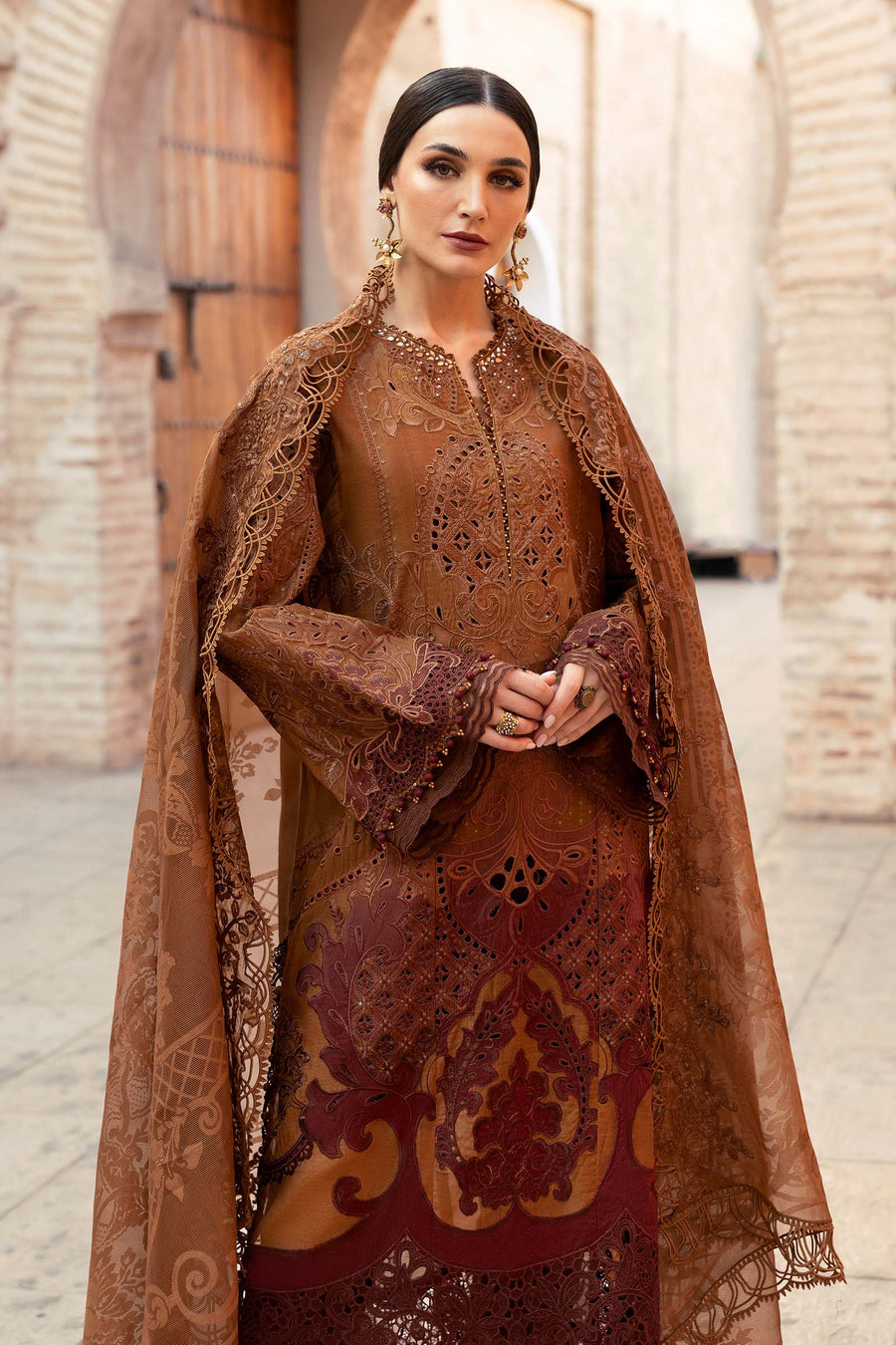 Shop the latest Luxury Lawn collection of Maria B Lawn 2025 Clothes Unstitched/ready 3 Piece Suits for Winter 2025 and also for Spring/Summer. Available for customisation at LebaasOnline. Maria B's latest lawn, digital print attire and MBROIDERED Pakistani Suits for Women in the UK, USA