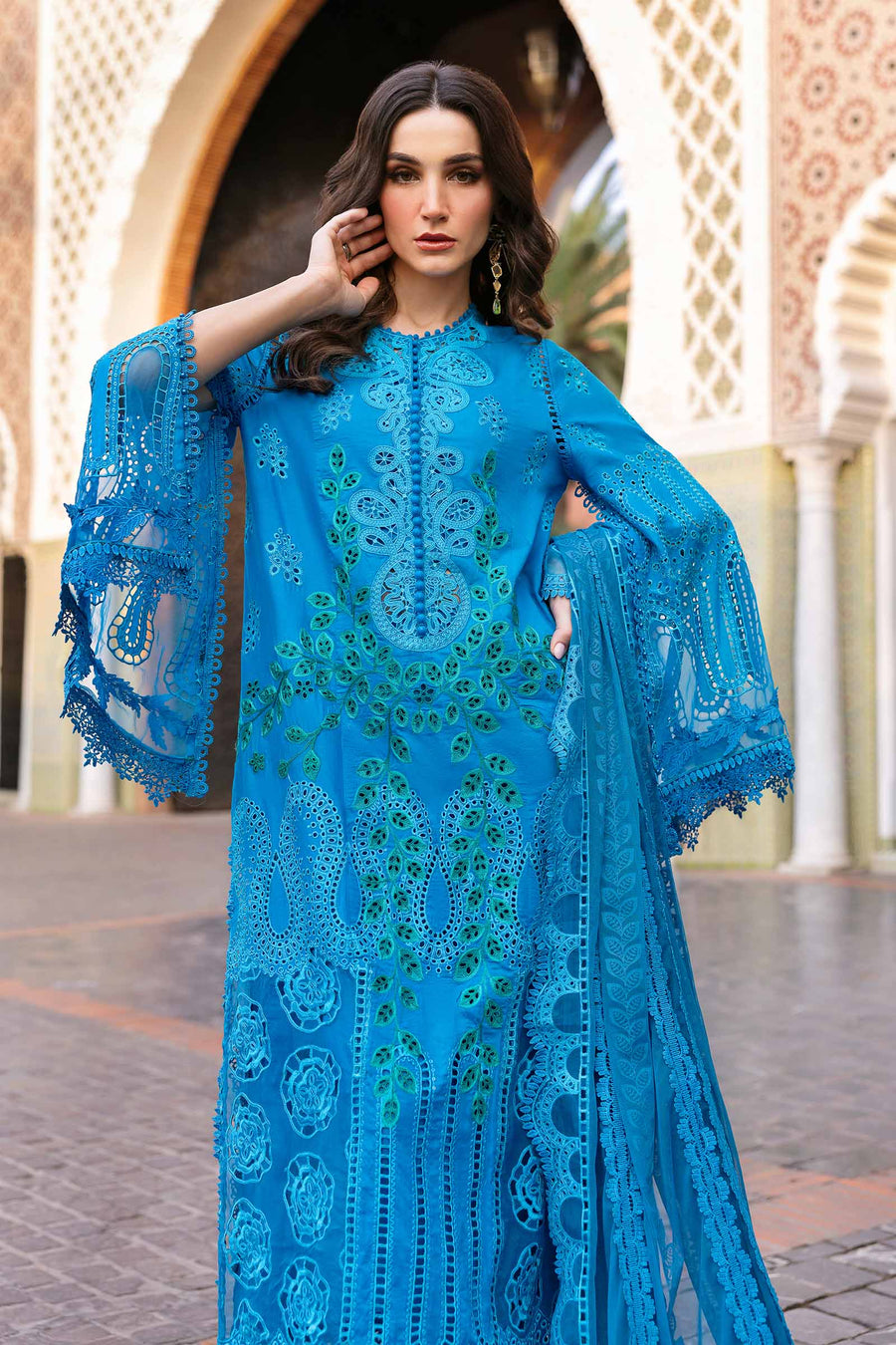Shop the latest Luxury Lawn collection of Maria B Lawn 2025 Clothes Unstitched/ready 3 Piece Suits for Winter 2025 and also for Spring/Summer. Available for customisation at LebaasOnline. Maria B's latest lawn, digital print attire and MBROIDERED Pakistani Suits for Women in the UK, USA