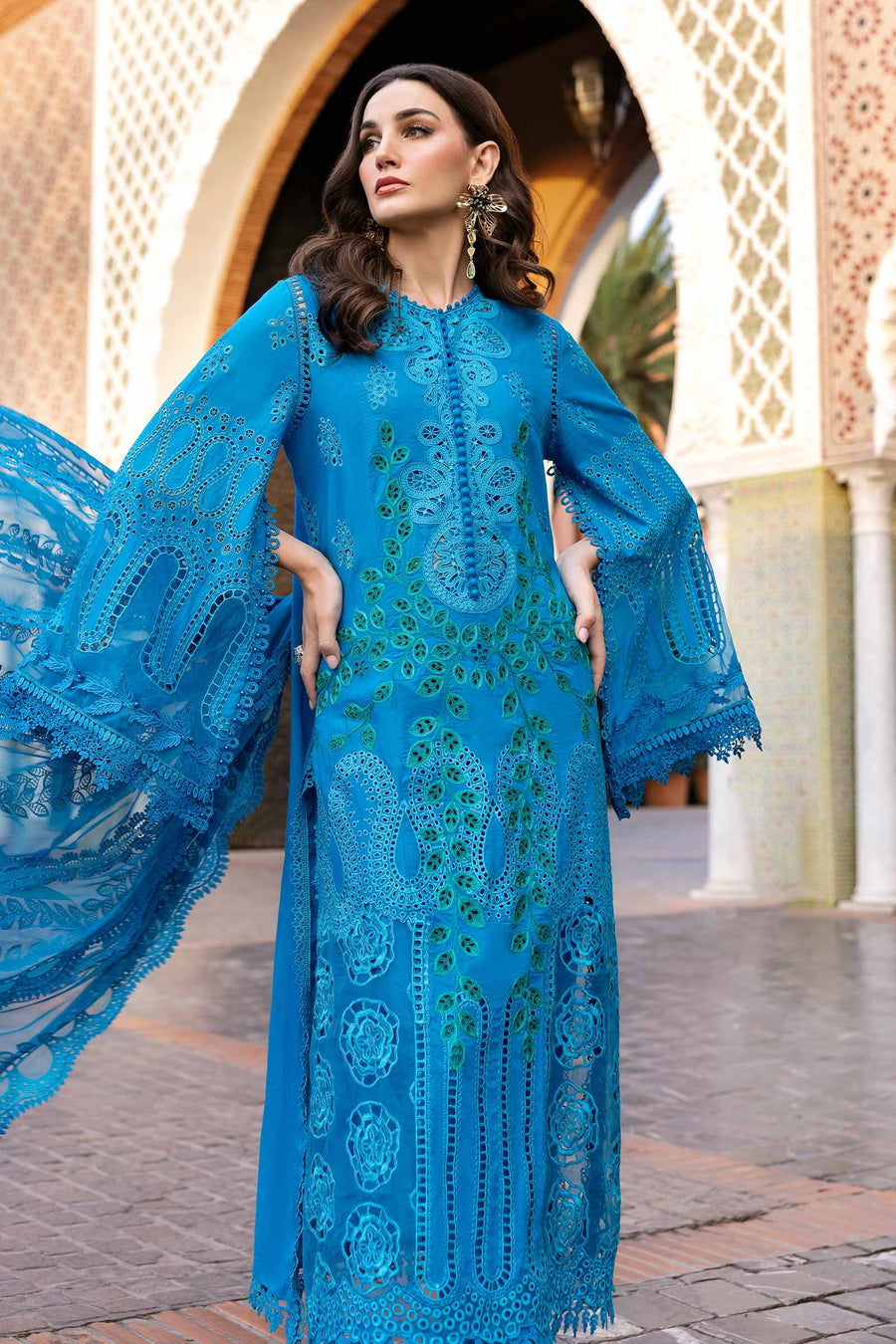 Shop the latest Luxury Lawn collection of Maria B Lawn 2025 Clothes Unstitched/ready 3 Piece Suits for Winter 2025 and also for Spring/Summer. Available for customisation at LebaasOnline. Maria B's latest lawn, digital print attire and MBROIDERED Pakistani Suits for Women in the UK, USA