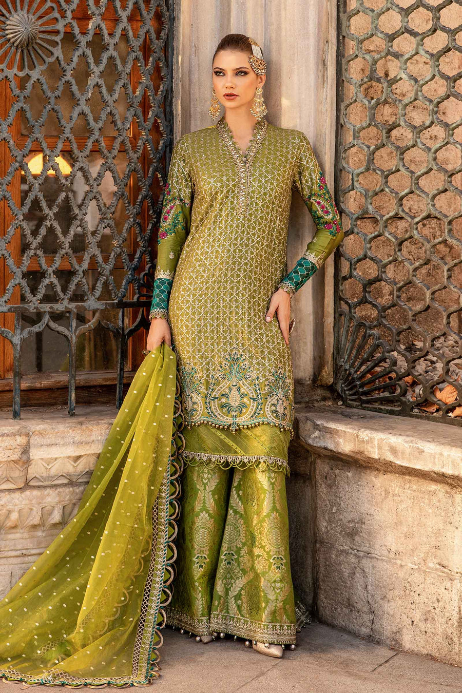 Buy MARIA B SATIN 2024 PAKISTANI GARARA SUITS ONLINE USA with customization. We have various brands such as MARIA B WEDDING DRESSES. PAKISTANI WEDDING DRESSES BIRMINGHAM are trending in evening/party wear. MARIA B SALE dresses can be stitched in UK, USA, France, Australia Lebaasonline in SALE!