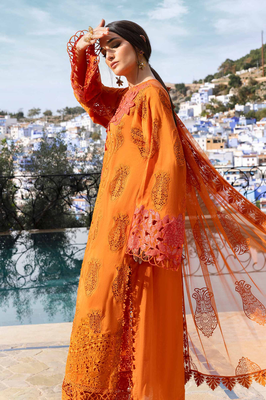 Shop the latest Luxury Lawn collection of Maria B Lawn 2025 Clothes Unstitched/ready 3 Piece Suits for Winter 2025 and also for Spring/Summer. Available for customisation at LebaasOnline. Maria B's latest lawn, digital print attire and MBROIDERED Pakistani Suits for Women in the UK, USA