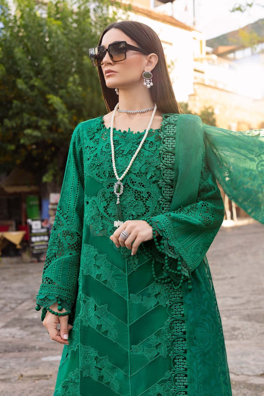 Shop the latest Luxury Lawn collection of Maria B Lawn 2025 Clothes Unstitched/ready 3 Piece Suits for Winter 2025 and also for Spring/Summer. Available for customisation at LebaasOnline. Maria B's latest lawn, digital print attire and MBROIDERED Pakistani Suits for Women in the UK, USA