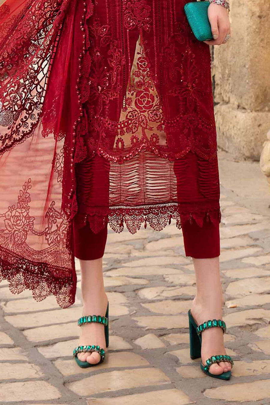 Shop the latest Luxury Lawn collection of Maria B Lawn 2024 Clothes Unstitched/ready 3 Piece Suits for Winter 2024 and also for Spring/Summer. Available for customisation at LebaasOnline. Maria B's latest lawn, digital print attire and MBROIDERED Pakistani Suits for Women in the UK, USA - Next Day Delivery!