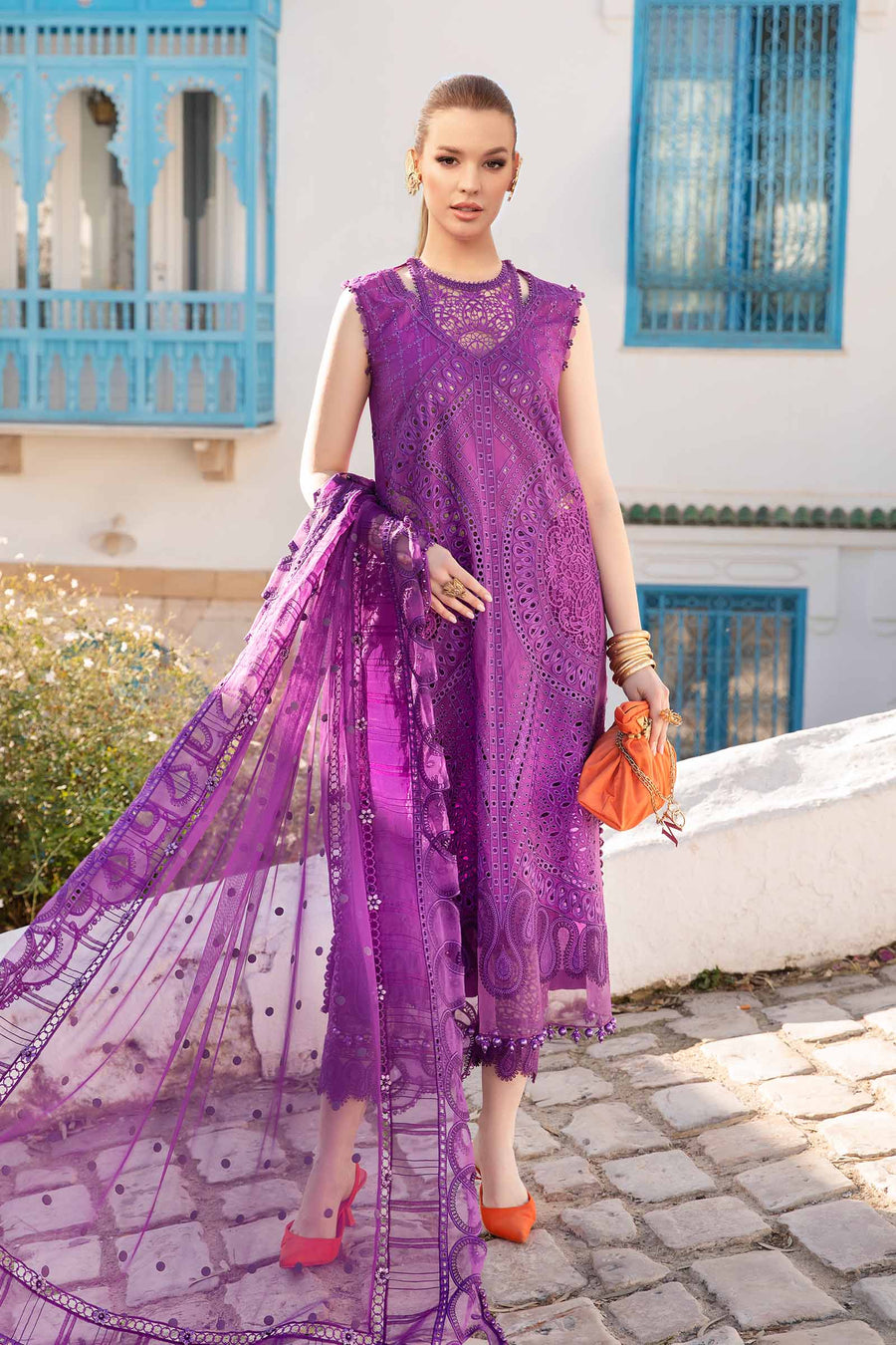 Shop the latest Luxury Lawn collection of Maria B Lawn 2024 Clothes Unstitched/ready 3 Piece Suits for Winter 2024 and also for Spring/Summer. Available for customisation at LebaasOnline. Maria B's latest lawn, digital print attire and MBROIDERED Pakistani Suits for Women in the UK, USA - Next Day Delivery!