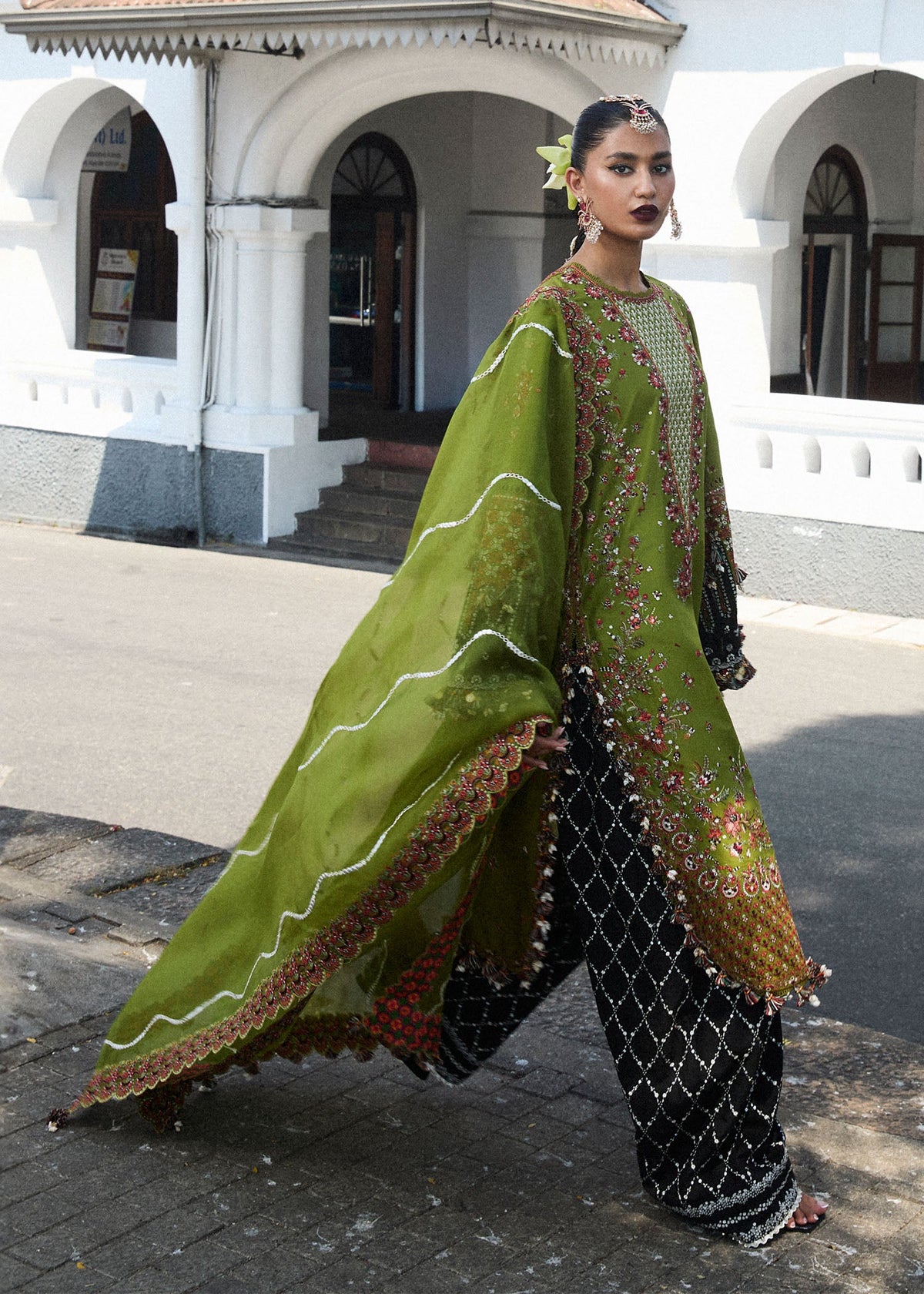 HUSSAIN REHAR Lawn dress is extremely trending for Winter luxury lawns. The PAKISTANI DRESSES ONLINE are available for this wedding season. Get the exclusive customized Hussain rehar Dresses unstitched and stitched PAKISTANI DRESSES IN UK from our PAKISTANI BOUTIQUE in UK, USA, Austria from Lebaasonline