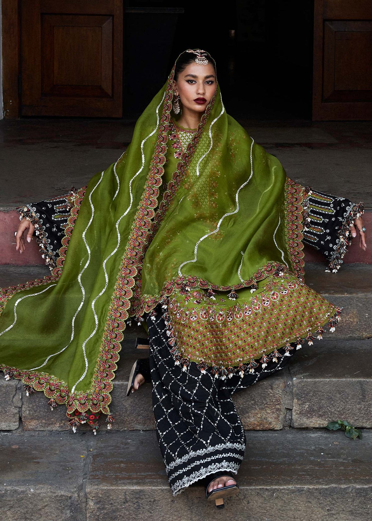HUSSAIN REHAR Lawn dress is extremely trending for Winter luxury lawns. The PAKISTANI DRESSES ONLINE are available for this wedding season. Get the exclusive customized Hussain rehar Dresses unstitched and stitched PAKISTANI DRESSES IN UK from our PAKISTANI BOUTIQUE in UK, USA, Austria from Lebaasonline
