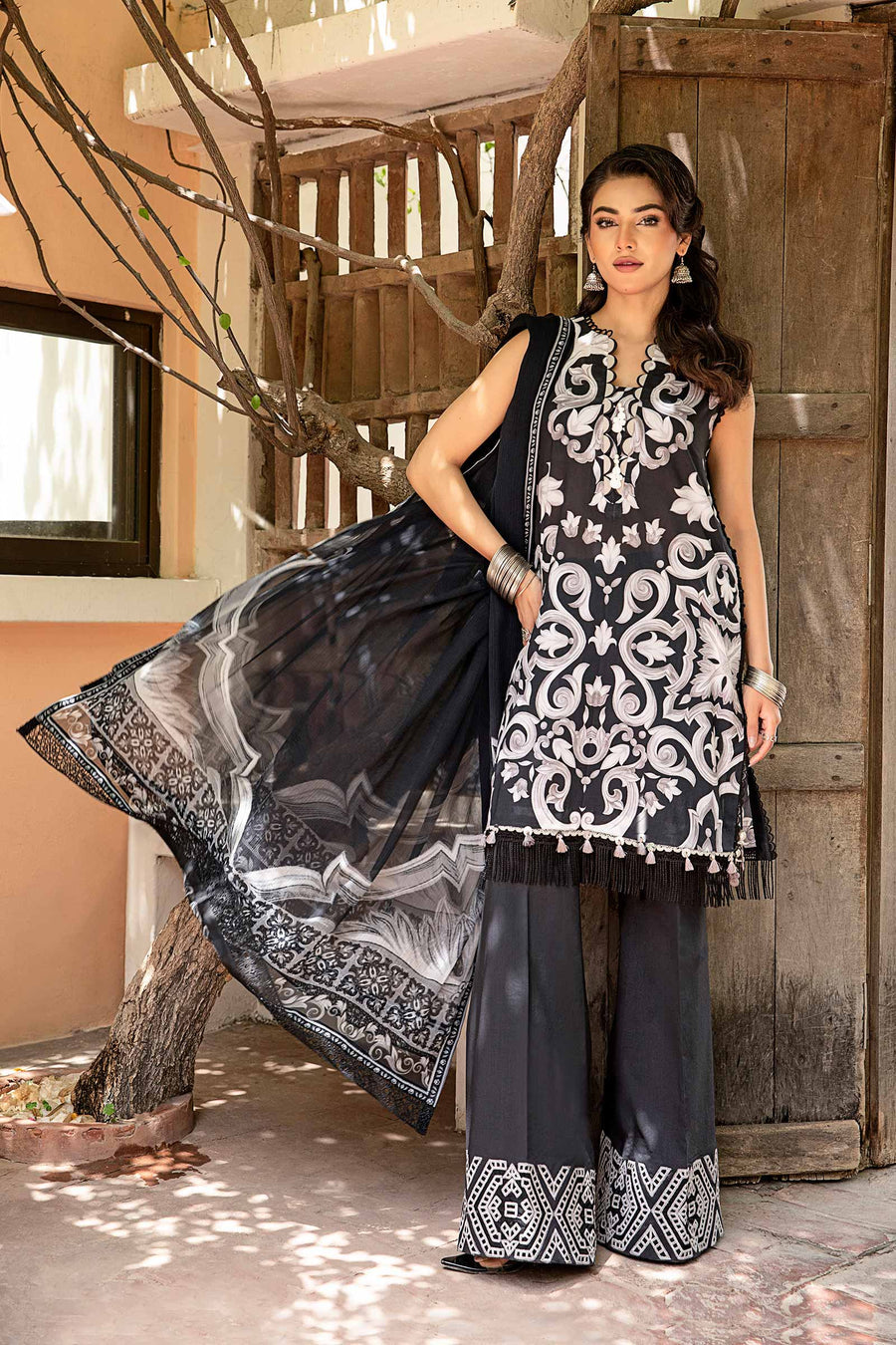 Shop the latest Mbasics Eid II collection of Maria B Eid 2025 Clothes Unstitched/ready 3 Piece Suits for Winter 2025 and also for Spring/Summer. Available for customisation at LebaasOnline. Maria B's latest lawn, digital print attire and MBROIDERED Pakistani Suits for Women in the UK, USA