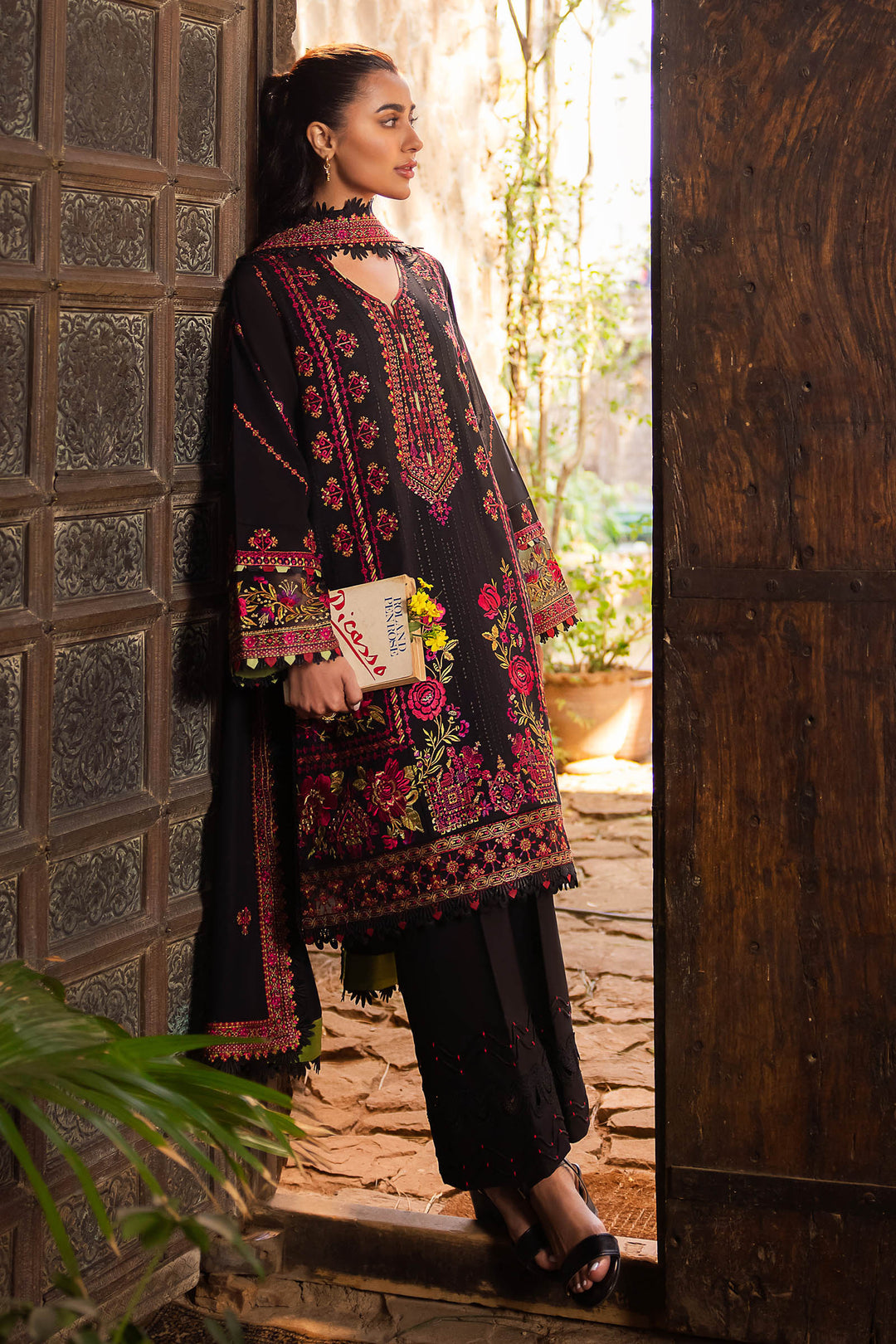 ZAHA LAWN '24 Designer Dress for this time wedding season. Various Bridal dresses online USA is available @lebaasonline. Pakistani wedding dresses online UK can be customized with us for evening/party wear. Maria B, Asim Jofa various wedding outfits can be bought in Austria, UK, USA