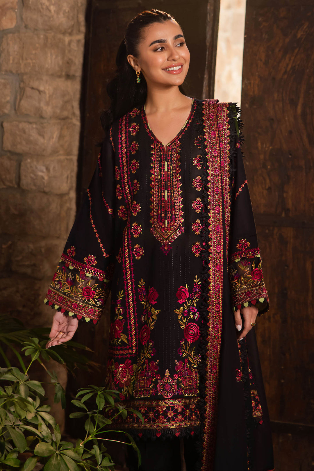ZAHA LAWN '24 Designer Dress for this time wedding season. Various Bridal dresses online USA is available @lebaasonline. Pakistani wedding dresses online UK can be customized with us for evening/party wear. Maria B, Asim Jofa various wedding outfits can be bought in Austria, UK, USA