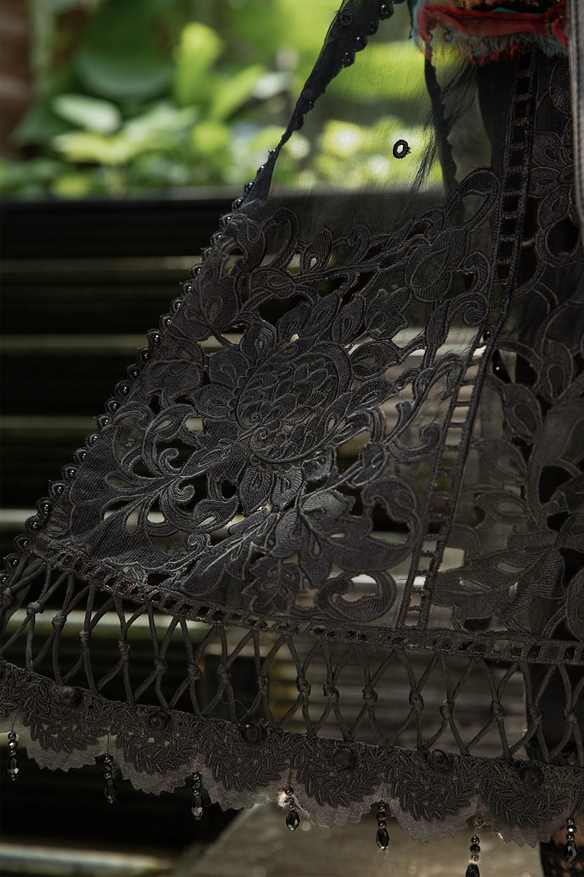 MARIA B | LUXURY LAWN 2023 | EL-23-04-Black - LebaasOnline
