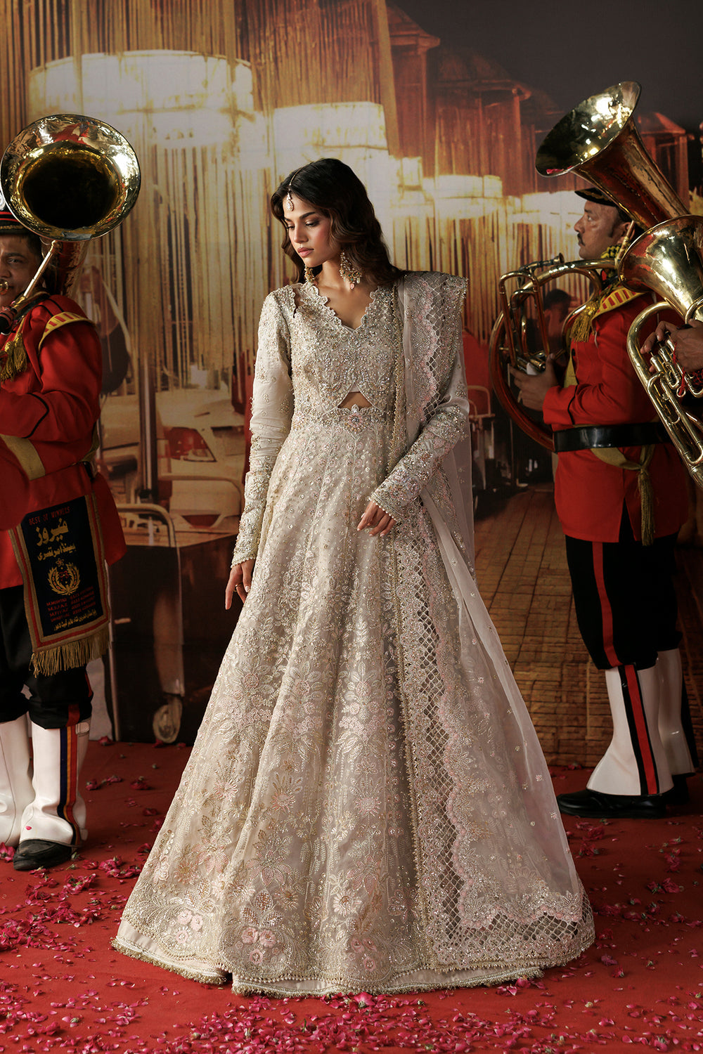 Afrozeh Shehnai Wedding Formals 26 Mannat Pakistani designer wedding dress