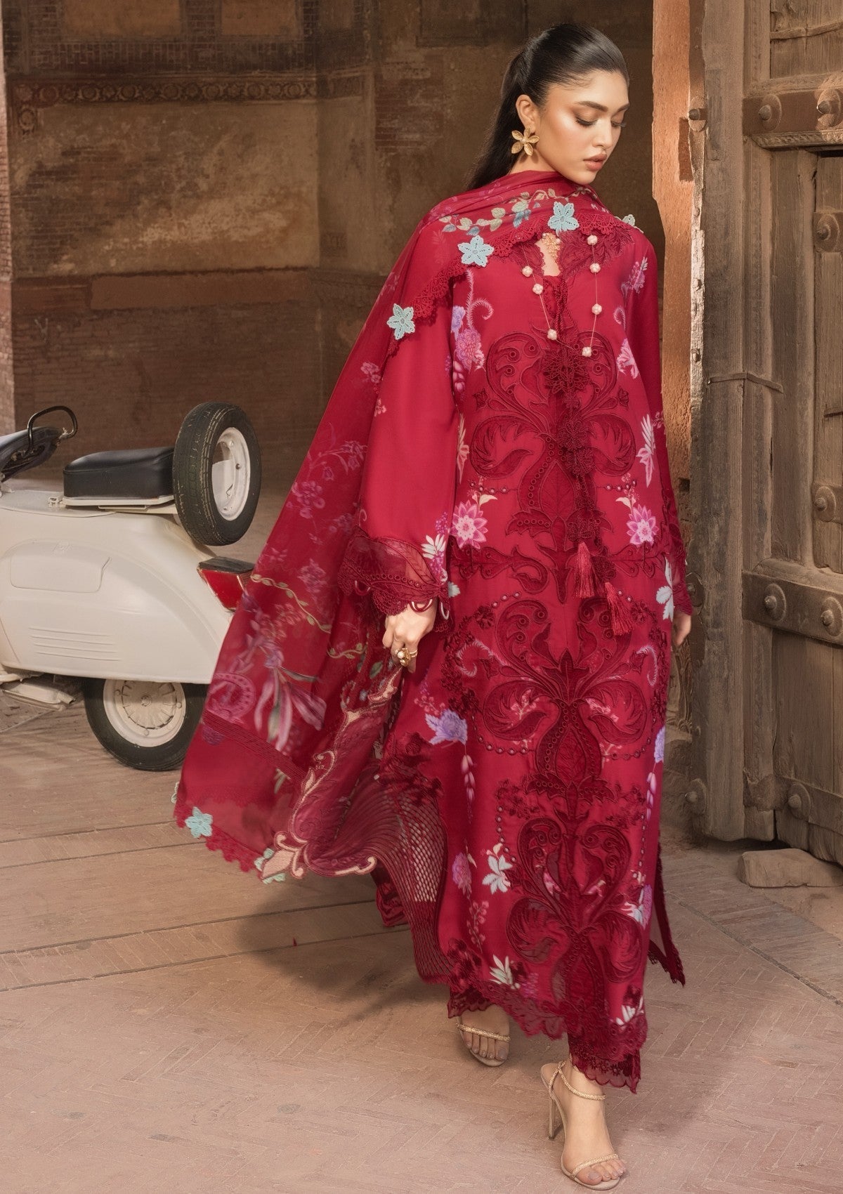 Buy SAIRA SHAKIRA BLOOM LAWN 2026 (ZELIE-4B) for Eid dress from our official website We are the no. 1 stockists in the world for Crimson Luxury, Maria B Ready to wear. All Pakistani dresses customization and Ready to Wear dresses are easily available in Spain, UK Austria from Lebaasonline at best price.
