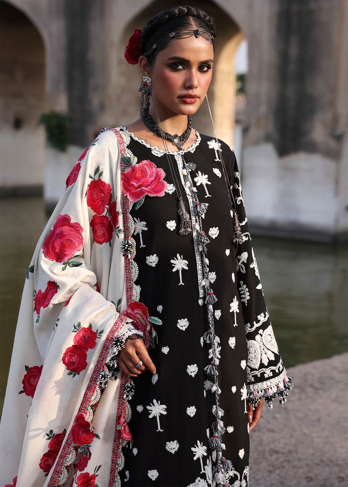 Hussain Rehar Karandi 2025 LEBAASONLINE Available on our website. We have exclusive variety of PAKISTANI DRESSES ONLINE. This wedding season get your unstitched or customized dresses from our PAKISTANI BOUTIQUE ONLINE. PAKISTANI DRESSES IN UK, USA, Lebaasonline at SALE price!
