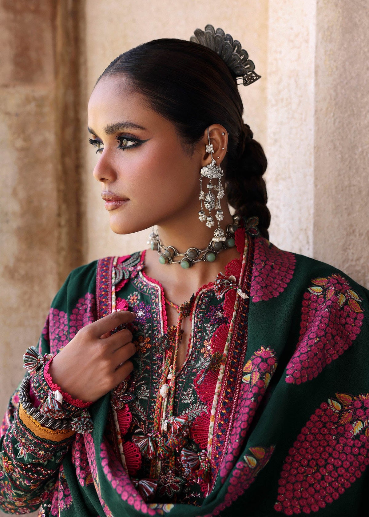 Hussain Rehar Karandi 2025 LEBAASONLINE Available on our website. We have exclusive variety of PAKISTANI DRESSES ONLINE. This wedding season get your unstitched or customized dresses from our PAKISTANI BOUTIQUE ONLINE. PAKISTANI DRESSES IN UK, USA, Lebaasonline at SALE price!