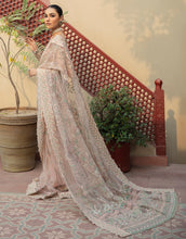 Load image into Gallery viewer, EMAAN ADEEL SAREE | EM-01 Golden Net Pallu Saree is available @lebaasonline. We have various VELVET SAREE of MARIA B, EMAAN ADEEL, MARYUM N MARIA, various PAKISTANI BRIDAL DRESSES ONLINE in UK is available in unstitched and stitched. We do express shipping worldwide including UK, USA, France, Austria 