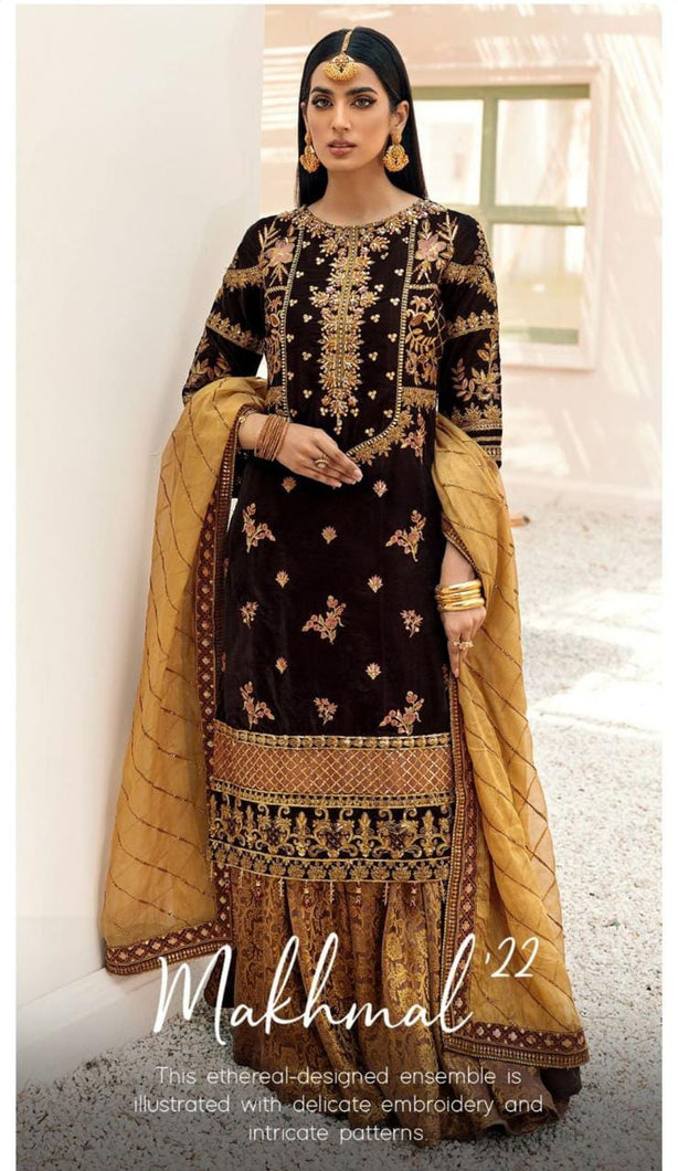 EMAAN ADEEL | MAKHMAL VELVET COLLECTION '22 | 01 Velvet Salwar suits design is flaunting this winter season. Various Velvet Salwar suits are available in Maria b, Emaan Adeel. You can get customized as Readymade velvet suits fitting. Get your Velvet Salwar kameez UK, USA, France, Germany from Lebaasonline
