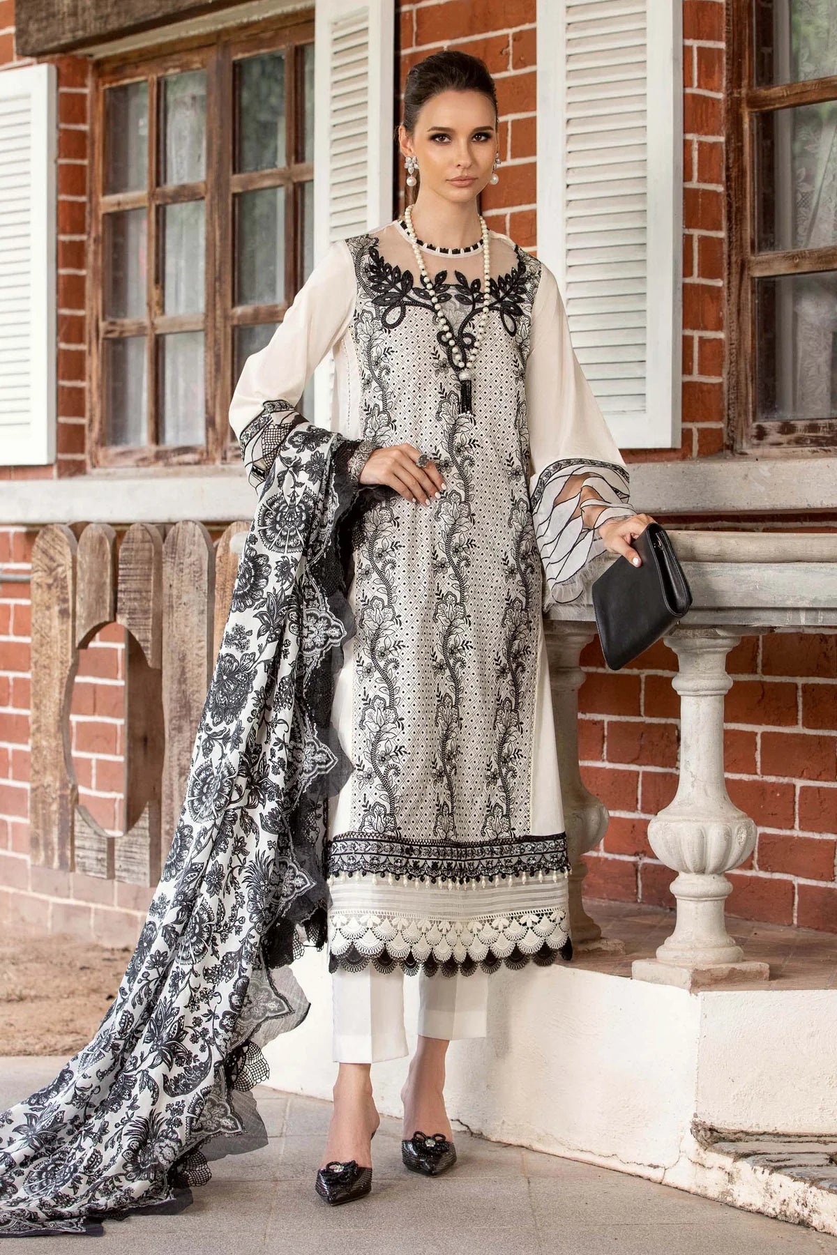 Maria.B | M.Prints Embroidered Lawn '23 | LEAASONLINE