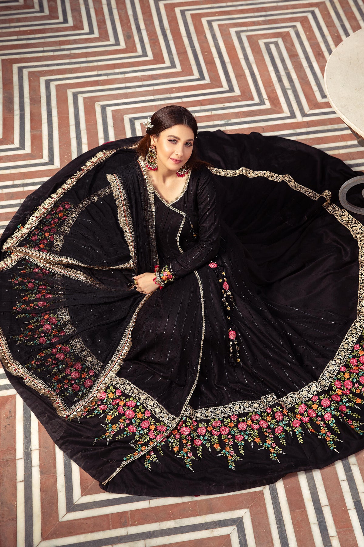 Maria B Sateen collection 2022 is exclusively customized at Lebaasonline. Maria B ready to wear are trending for Pakistani bridal dress 2022. Maria B Chiffons '22 can be express shipped in UK, USA