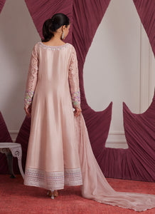 FARAH TALIB AZIZ | LUNA EID '25 Pakistani designer suits is available @lebaasonline. We have various Pakistani Bridal dresses online available in brands such as Mari B, Imrozia, Suffuse pret 2025 is best for evening/party wear. Get express shipping in UK, USA, France, Belgium from Lebaasonline in Pakistani SALE