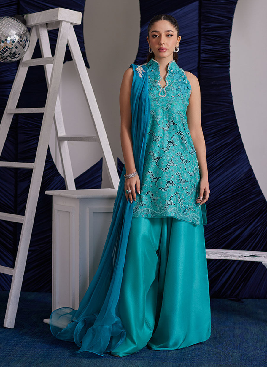 FARAH TALIB AZIZ | LUNA EID '25 Pakistani designer suits is available @lebaasonline. We have various Pakistani Bridal dresses online available in brands such as Mari B, Imrozia, Suffuse pret 2025 is best for evening/party wear. Get express shipping in UK, USA, France, Belgium from Lebaasonline in Pakistani SALE