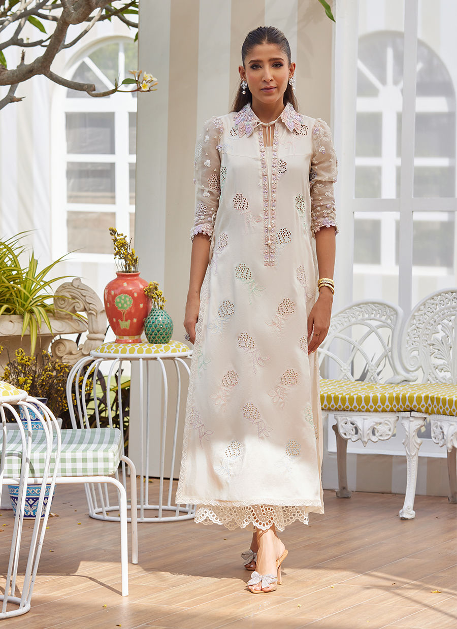 FARAH TALIB AZIZ | TARA LUXE II '25 Pakistani designer suits is available @lebaasonline. We have various Pakistani Bridal dresses online available in brands such as Mari B, Imrozia, Suffuse pret 2025 is best for evening/party wear. Get express shipping in UK, USA, France, Belgium from Lebaasonline in Pakistani SALE