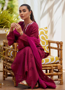 FARAH TALIB AZIZ | TARA LUXE II '25 Pakistani designer suits is available @lebaasonline. We have various Pakistani Bridal dresses online available in brands such as Mari B, Imrozia, Suffuse pret 2025 is best for evening/party wear. Get express shipping in UK, USA, France, Belgium from Lebaasonline in Pakistani SALE
