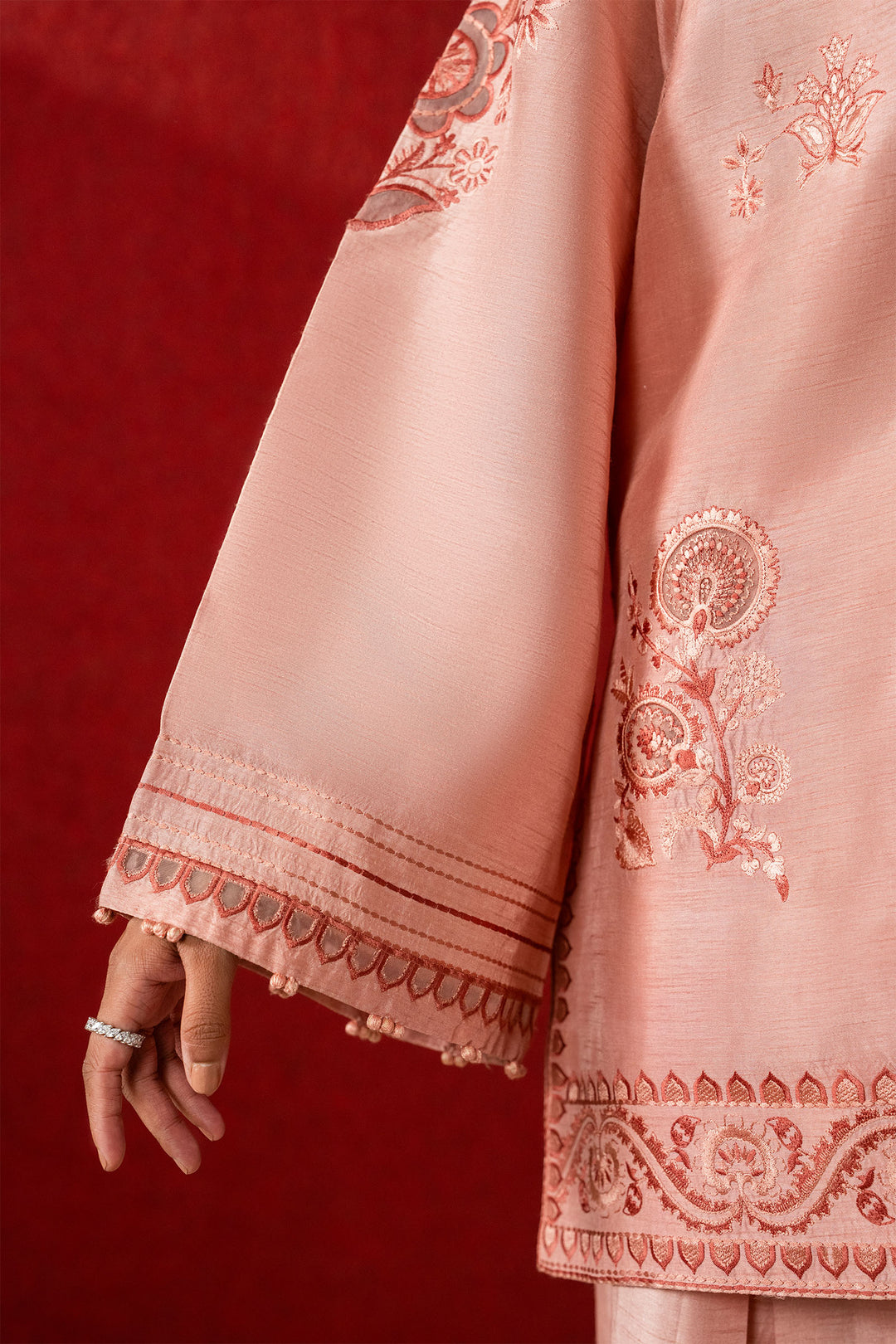Buy ZAHA | SERAE SILK '25 Online Pakistani designer dresses at Great Price! Available For Next Day Delivery in UK, France & Germany. Zaha dresses created by Khadija Shah from Pakistan & for SALE in the UK, USA, Manchester & London. Book now ready to wear & unstitched at Lebaasonline.