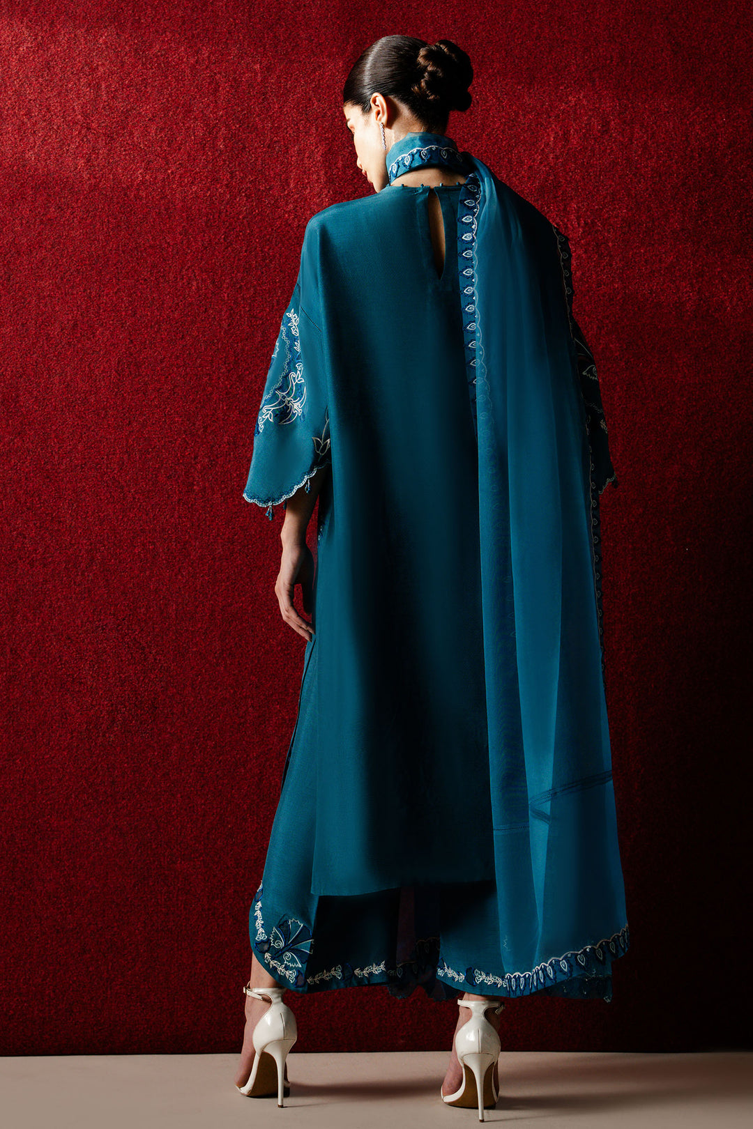 Buy ZAHA | SERAE SILK '25 Online Pakistani designer dresses at Great Price! Available For Next Day Delivery in UK, France & Germany. Zaha dresses created by Khadija Shah from Pakistan & for SALE in the UK, USA, Manchester & London. Book now ready to wear & unstitched at Lebaasonline.