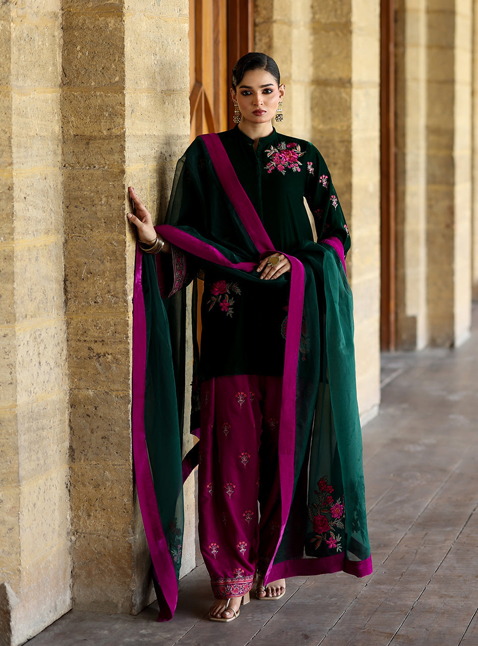 ZAINAB CHOTTANI VELURA VELVET EDIT '25 Velvet salwar kameez UK, Embroidered Collection at our Pakistani Designer Dresses Online Boutique. Pakistani Clothes Online UK- SALE, Zainab Chottani Wedding Suits, Luxury Lawn & Bridal Wear & Ready Made Suits for Pakistani Party Wear UK on Discount Price