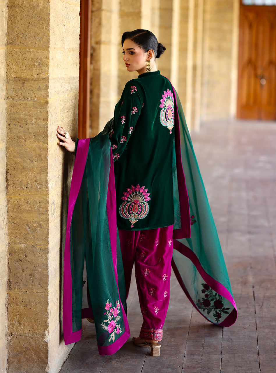 ZAINAB CHOTTANI VELURA VELVET EDIT '25 Velvet salwar kameez UK, Embroidered Collection at our Pakistani Designer Dresses Online Boutique. Pakistani Clothes Online UK- SALE, Zainab Chottani Wedding Suits, Luxury Lawn & Bridal Wear & Ready Made Suits for Pakistani Party Wear UK on Discount Price