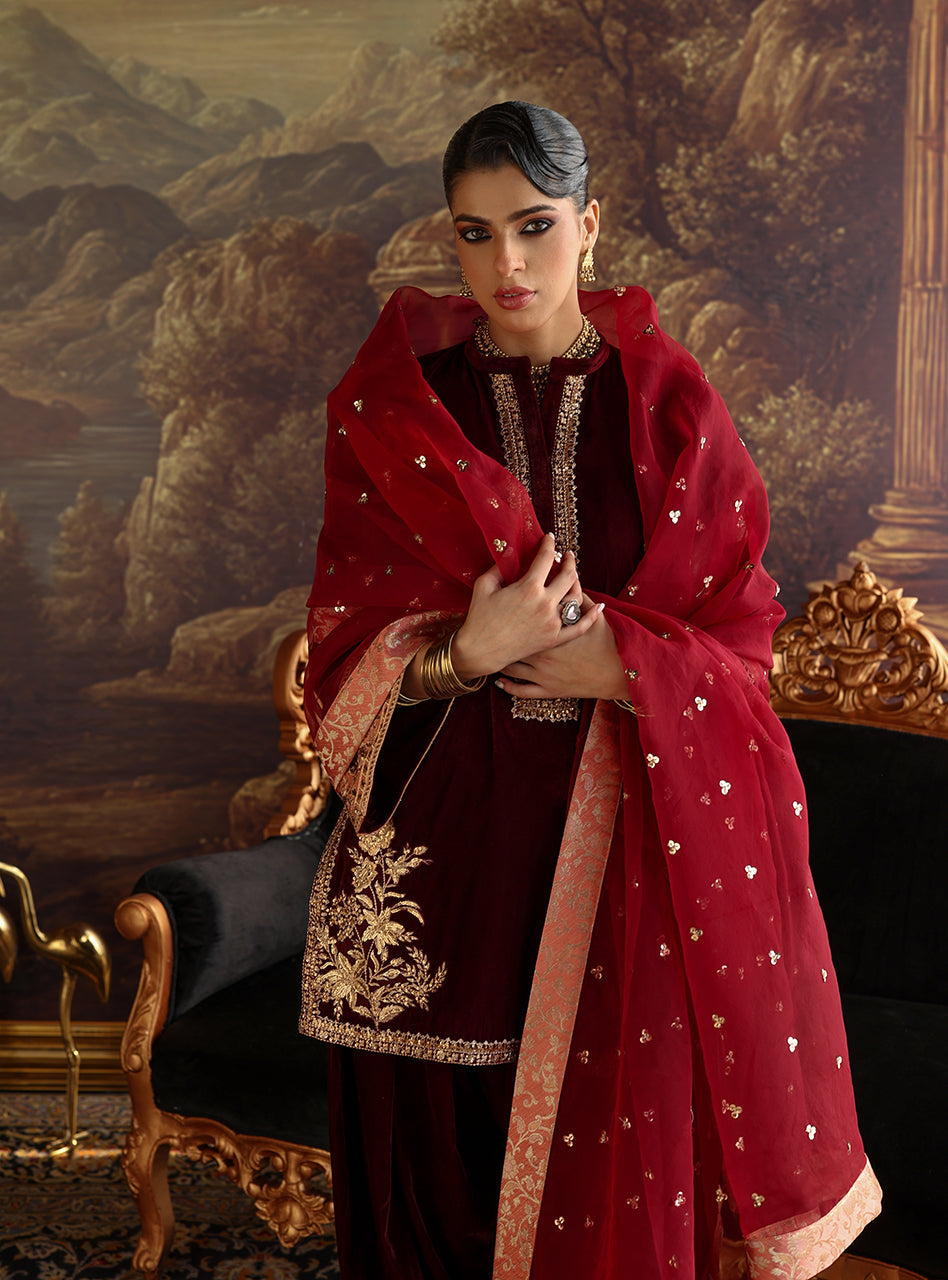 ZAINAB CHOTTANI VELURA VELVET EDIT '25 Velvet salwar kameez UK, Embroidered Collection at our Pakistani Designer Dresses Online Boutique. Pakistani Clothes Online UK- SALE, Zainab Chottani Wedding Suits, Luxury Lawn & Bridal Wear & Ready Made Suits for Pakistani Party Wear UK on Discount Price