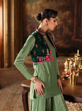 Load image into Gallery viewer, ZAINAB CHOTTANI VELURA VELVET EDIT &#39;25 Velvet salwar kameez UK, Embroidered Collection at our Pakistani Designer Dresses Online Boutique. Pakistani Clothes Online UK- SALE, Zainab Chottani Wedding Suits, Luxury Lawn &amp; Bridal Wear &amp; Ready Made Suits for Pakistani Party Wear UK on Discount Price